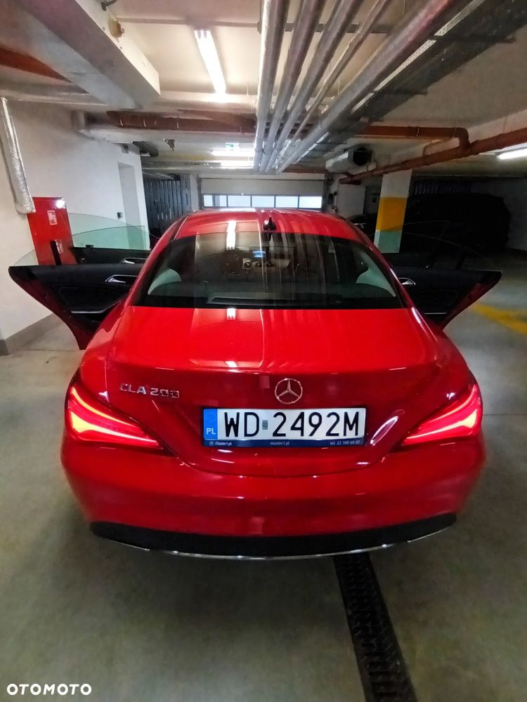 Mercedes-Benz CLA 200 7G-DCT Urban - 13