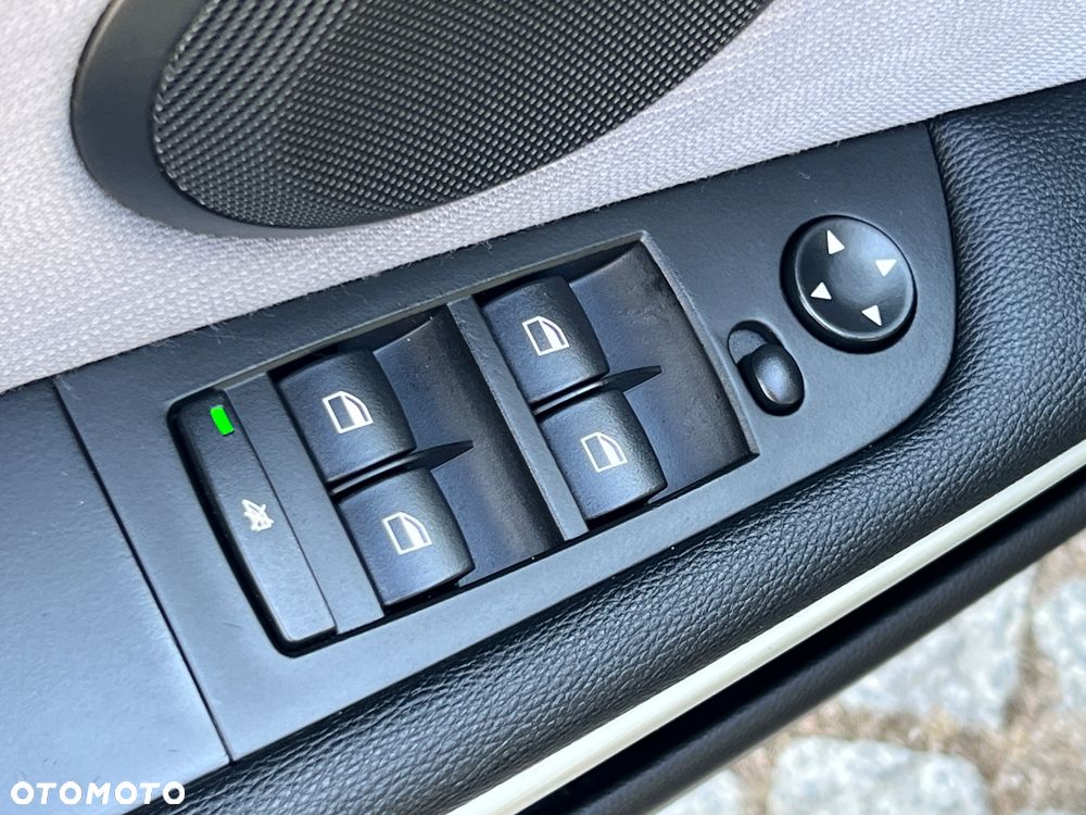 BMW Seria 3 318i Edition Sport - 14