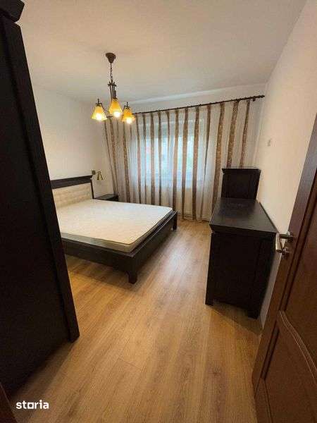 Apartament de inchiriat, 3 camere decomandat, zona centrala, Bacau — fotografia 3