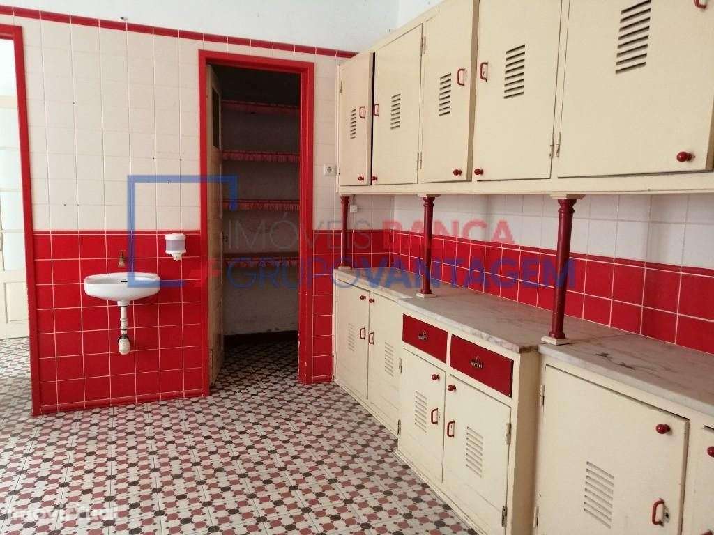 Moradia T7 com elevador - Grande imagem: 2/14