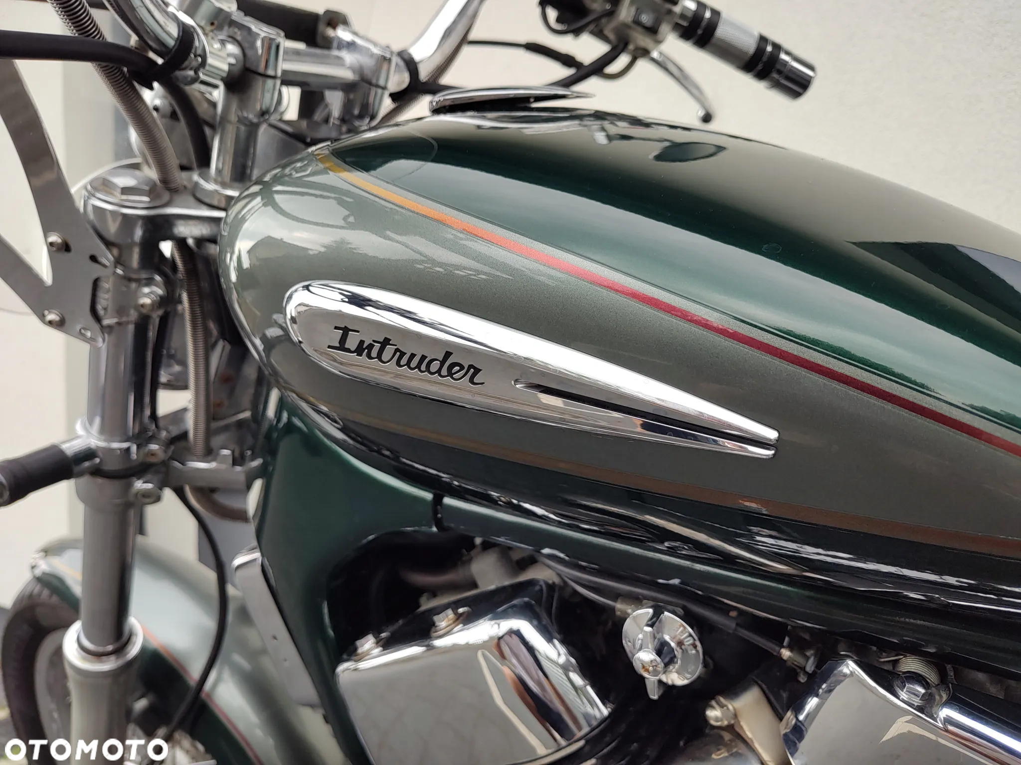 Suzuki Intruder - 12