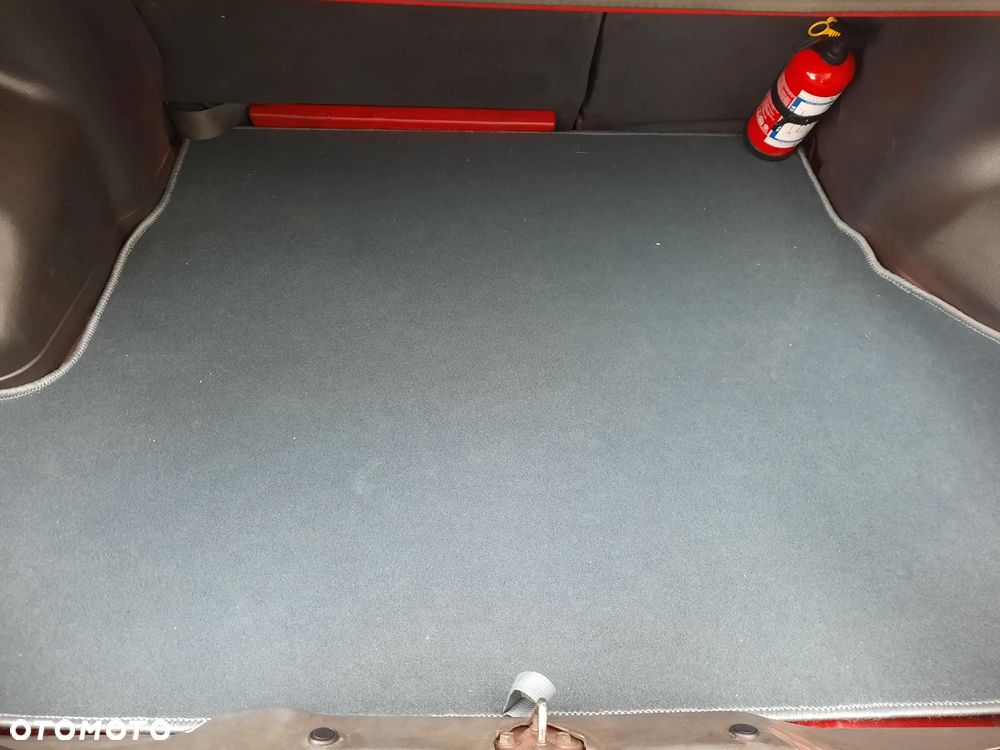 Mazda 323 1.7 D LX - 8