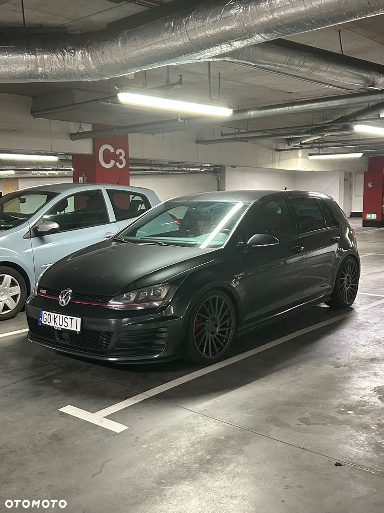 Volkswagen Golf - 4