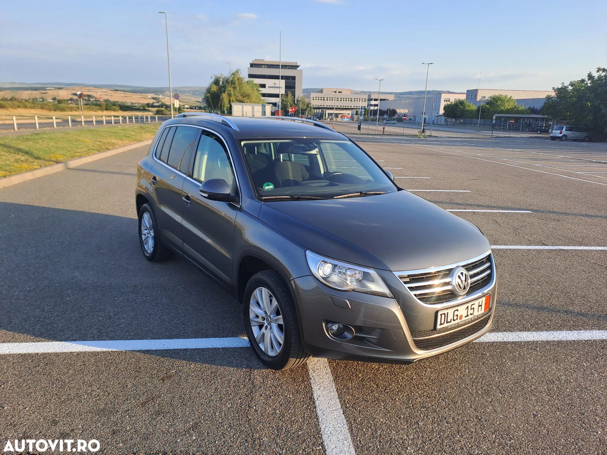 Volkswagen Tiguan 2.0 TDI DPF 4Motion Automatik Sport & Style - 1