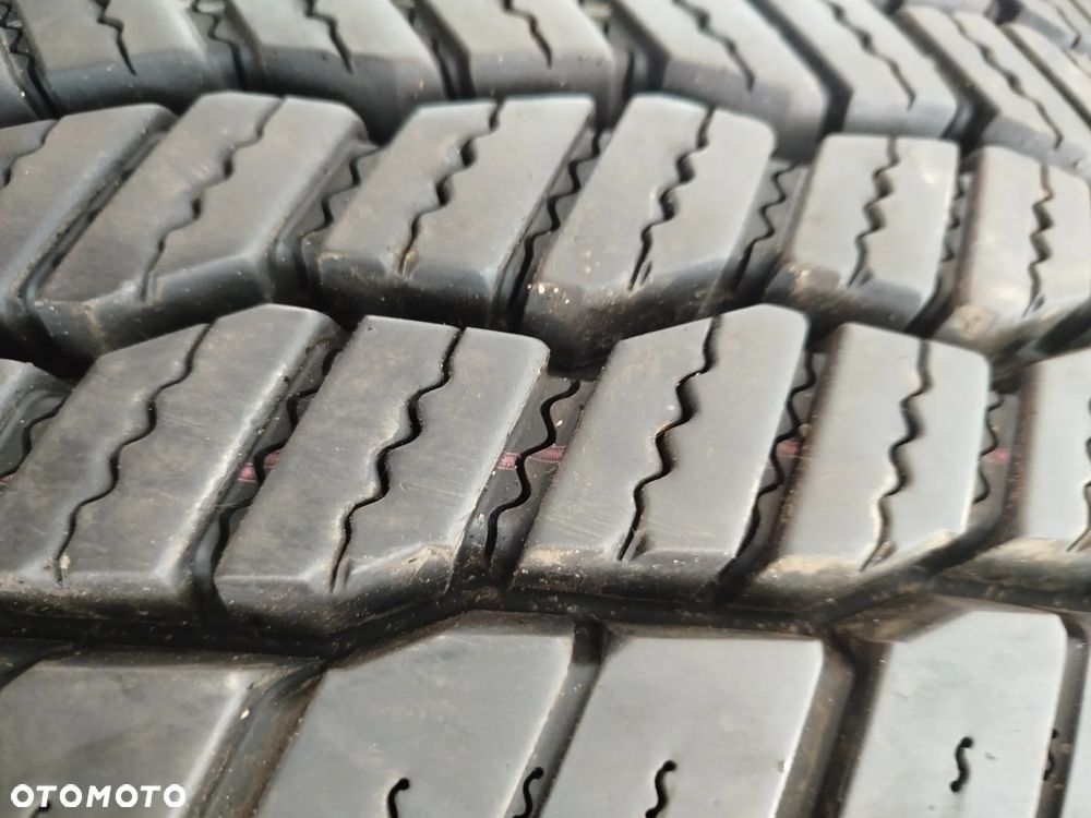 315/80R22.5 156L Continental Scandinavia HD3 4x97% bieżnika używane 1 miesiąc czasu. Założone w Styczniu. - 5
