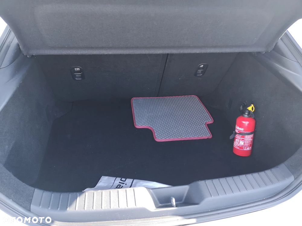 Mazda 3 FASTBACK e-SKYACTIV-X 2.0 M HYBRID - 17