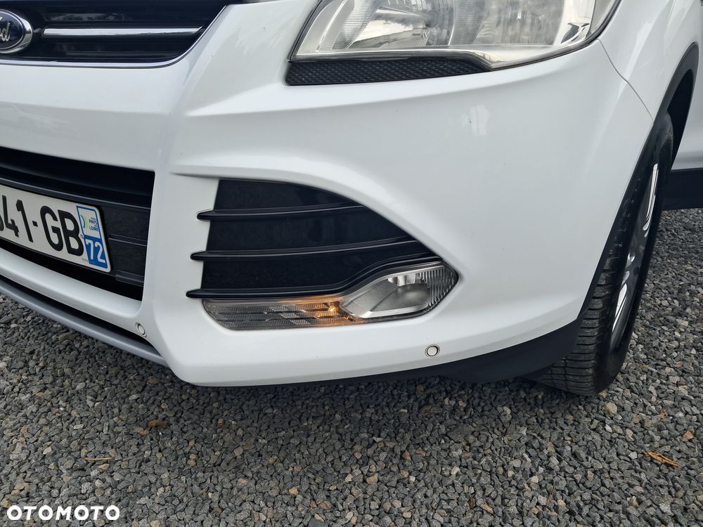 Ford Kuga 2.0 TDCi 2x4 Titanium - 24