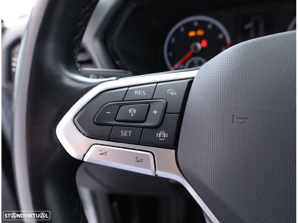 VW T-Cross 1.0 TSI Life - 32
