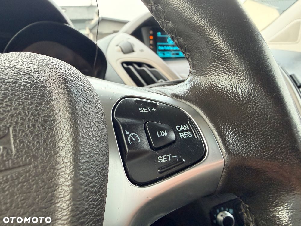 Ford Tourneo Courier 1.0 EcoBoost Titanium - 35