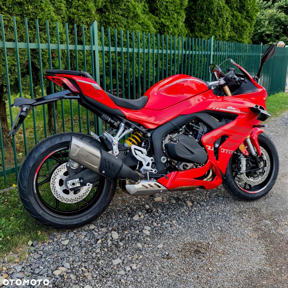 QJMOTOR SRK 800RR - 3
