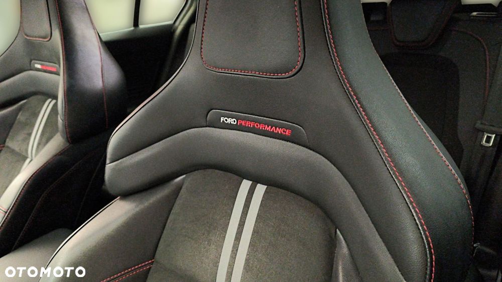 Ford Focus 2.3 EcoBoost ST X - 32