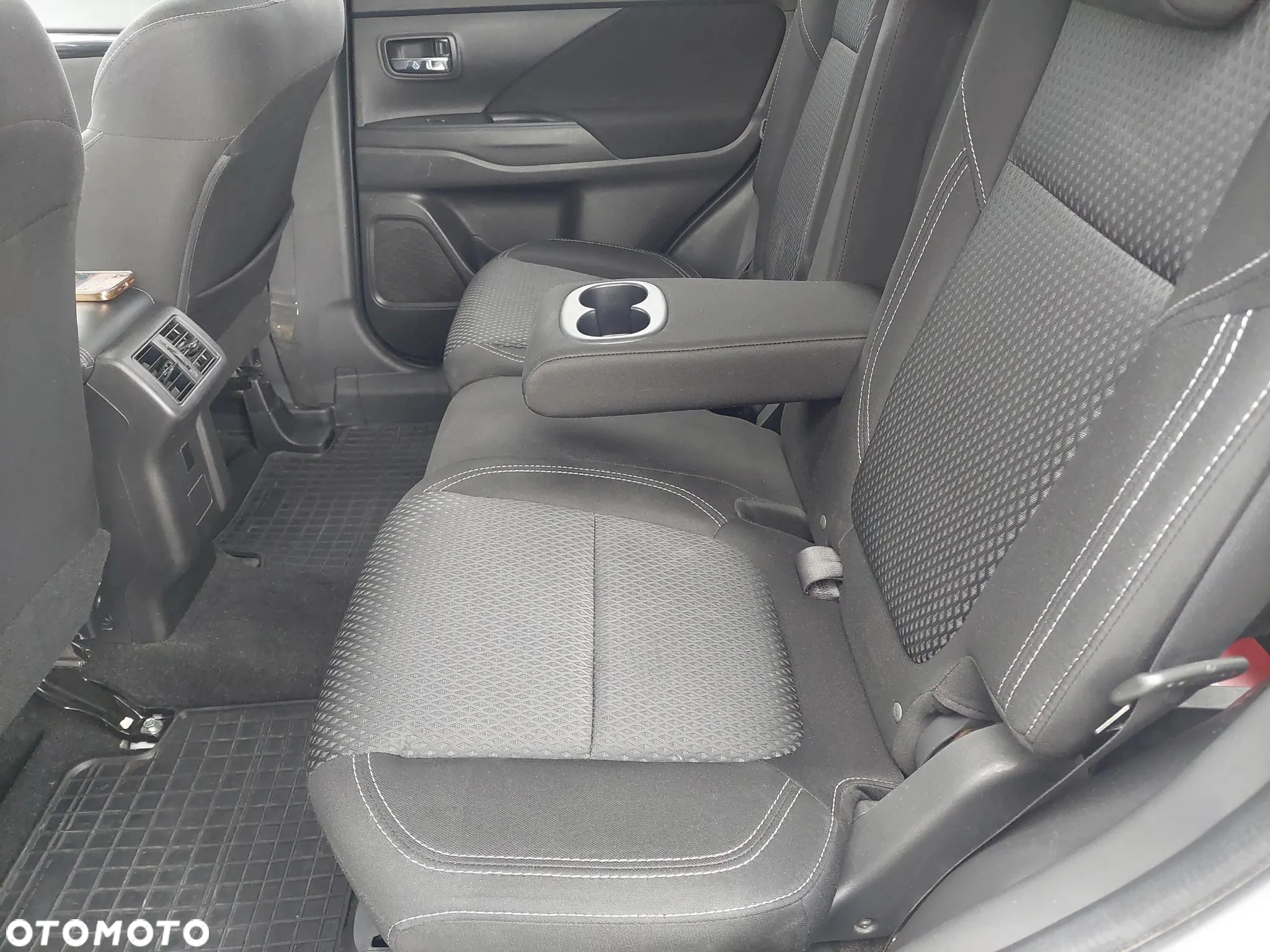 Mitsubishi Outlander 2.0 Intense 2WD CVT - 16