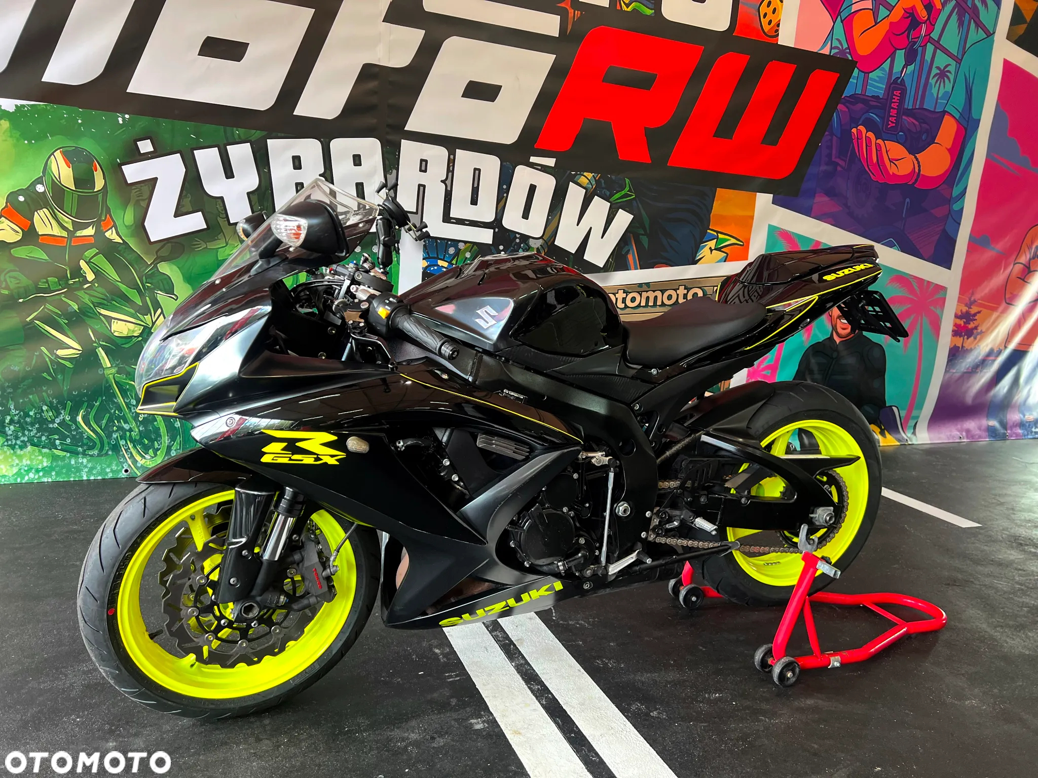 Suzuki GSX-R - 4