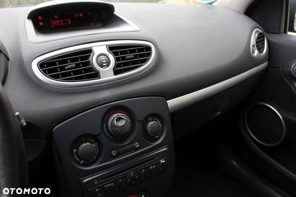 Renault Clio 1.2 16V Expression - 14