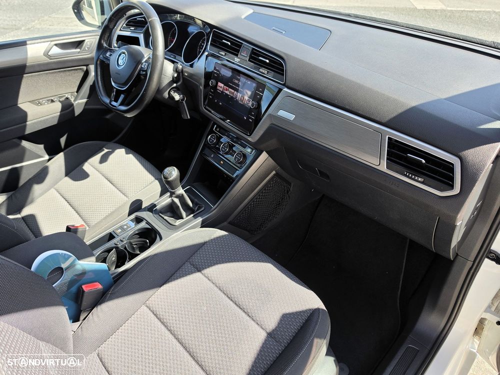 VW Touran 1.6 TDI Confortline - 32