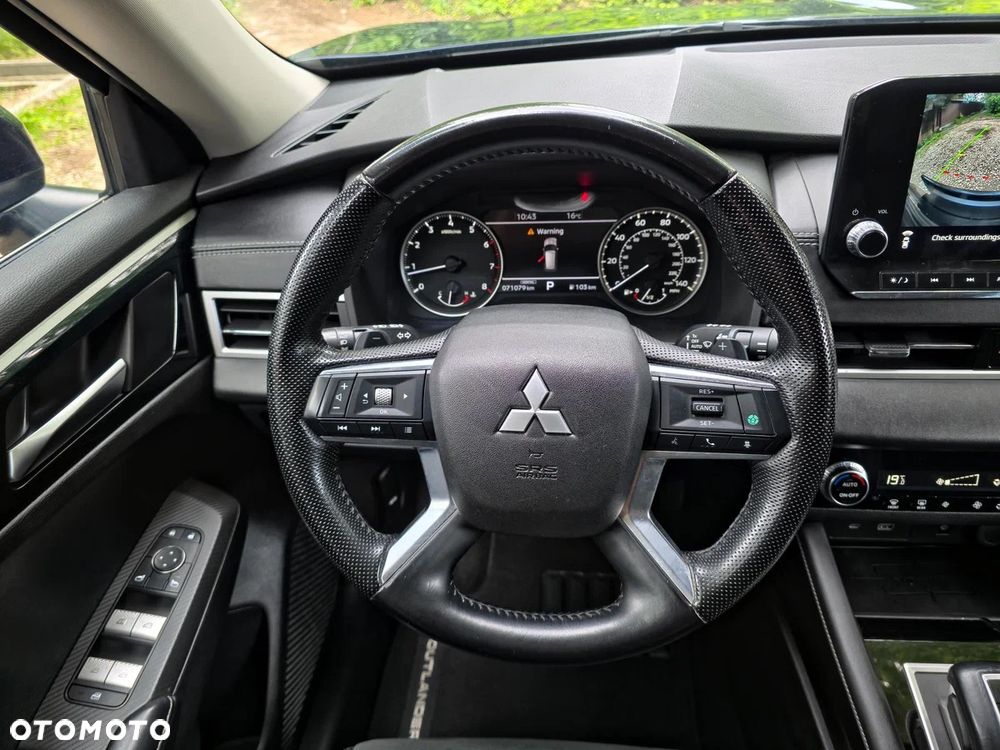 Mitsubishi Outlander - 18