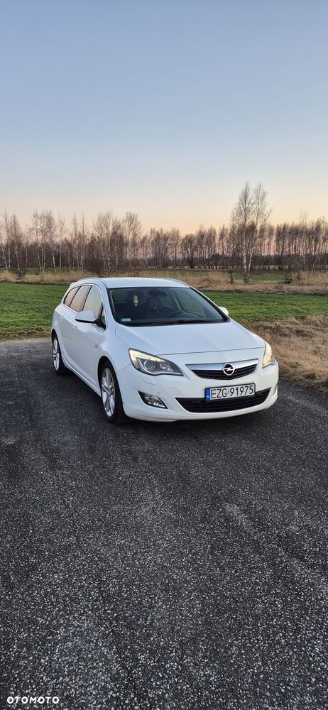 Opel Astra 2.0 CDTI DPF Cosmo - 1