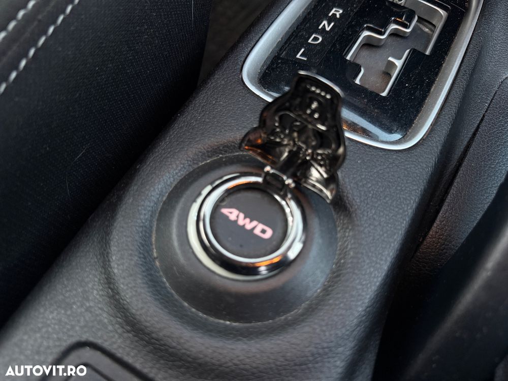 Mitsubishi Outlander - 12