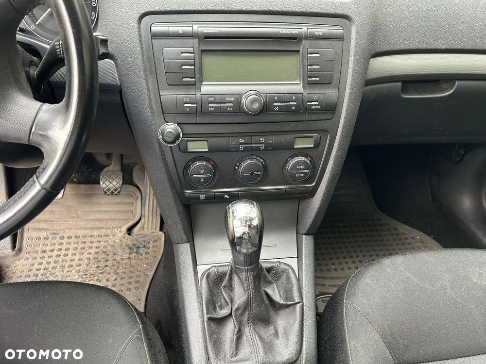 Skoda Octavia 1.6 FSI Elegance - 9