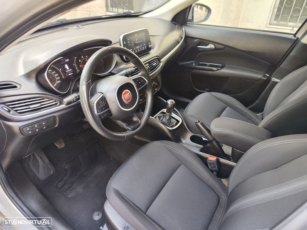 Fiat Tipo Station Wagon 1.3 M-Jet Easy - 24
