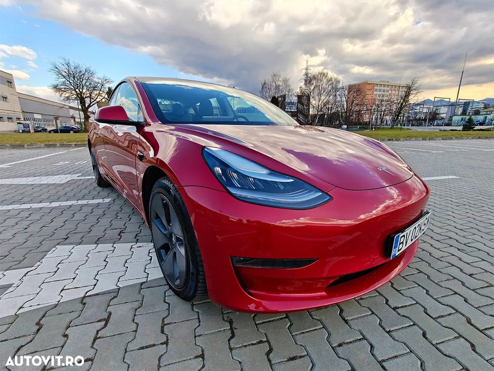 Tesla Model 3 - 1