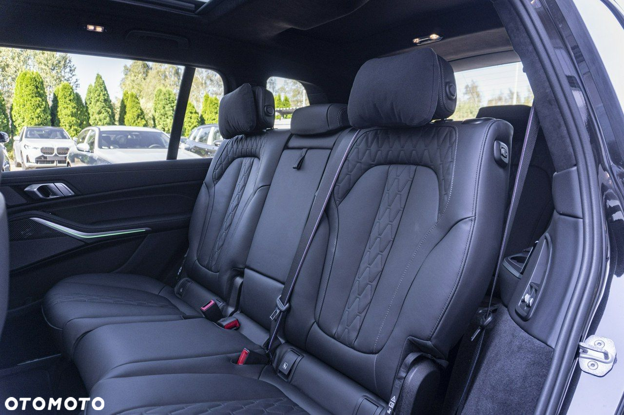 BMW X7 - 25