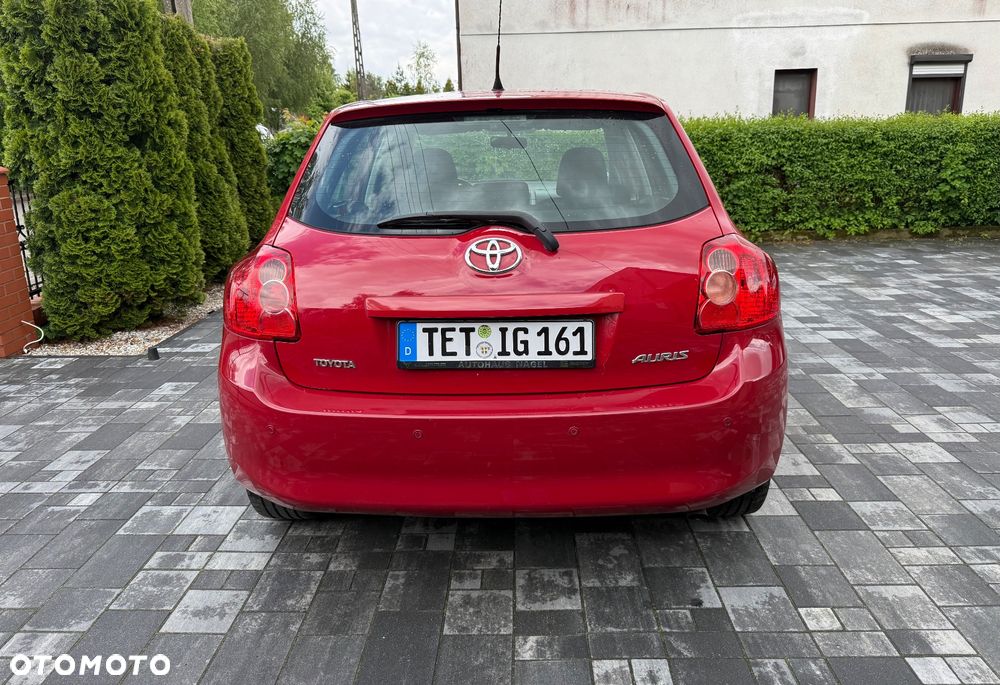 Toyota Auris 1.4 VVT-i Team - 9