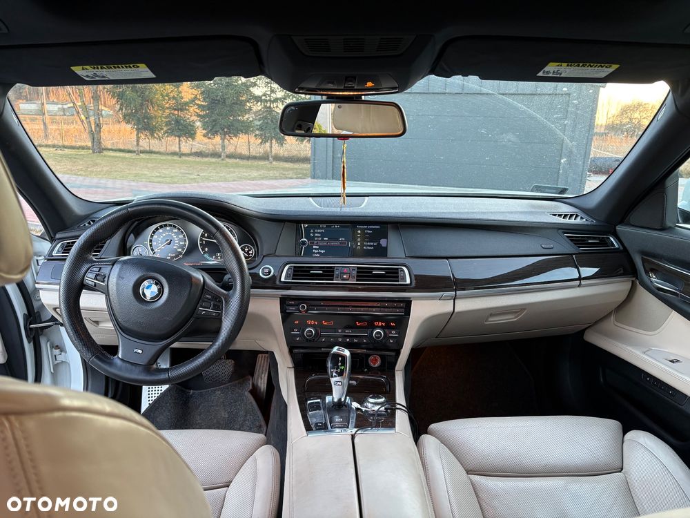 BMW Seria 7 750Li - 9