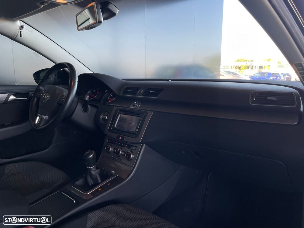 VW Passat Variant 1.6 TDI BlueMotion Comfortline - 16