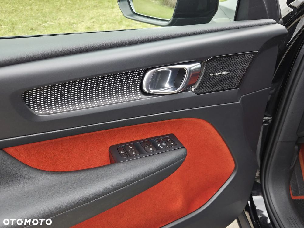 Volvo XC 40 D4 AWD R-Design (Intro Edition) - 22