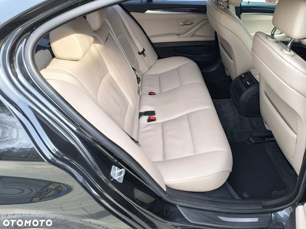 BMW Seria 5 520d xDrive - 27
