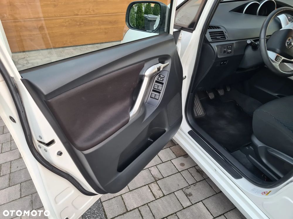 Toyota Verso 1.8 Premium EU5 - 13