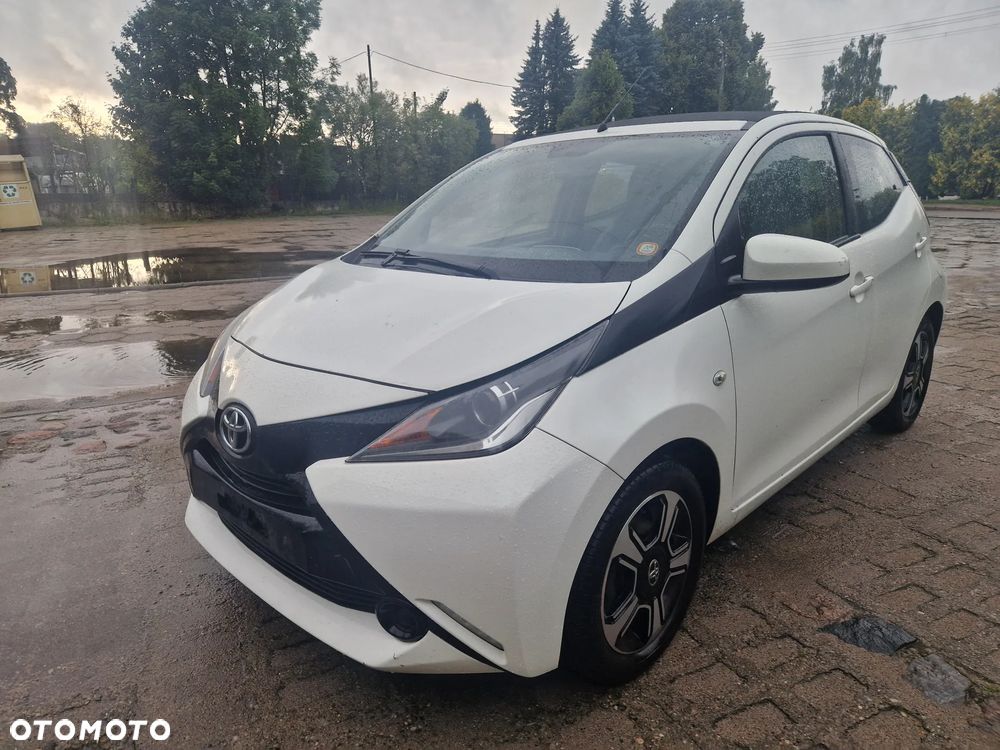 Toyota Aygo x-wave - 1