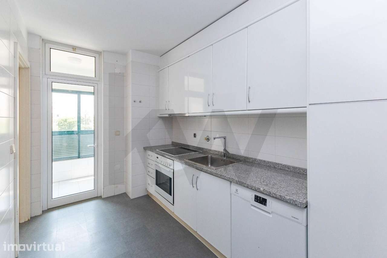 T1 com 80 m2, varanda, garagem e arrumos no Pinheiro Manso – Porto - Grande imagem: 4/22