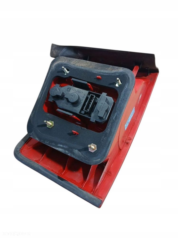 lampa prawa tylna tył audi a6 c5 avant 4b9945096f - 4