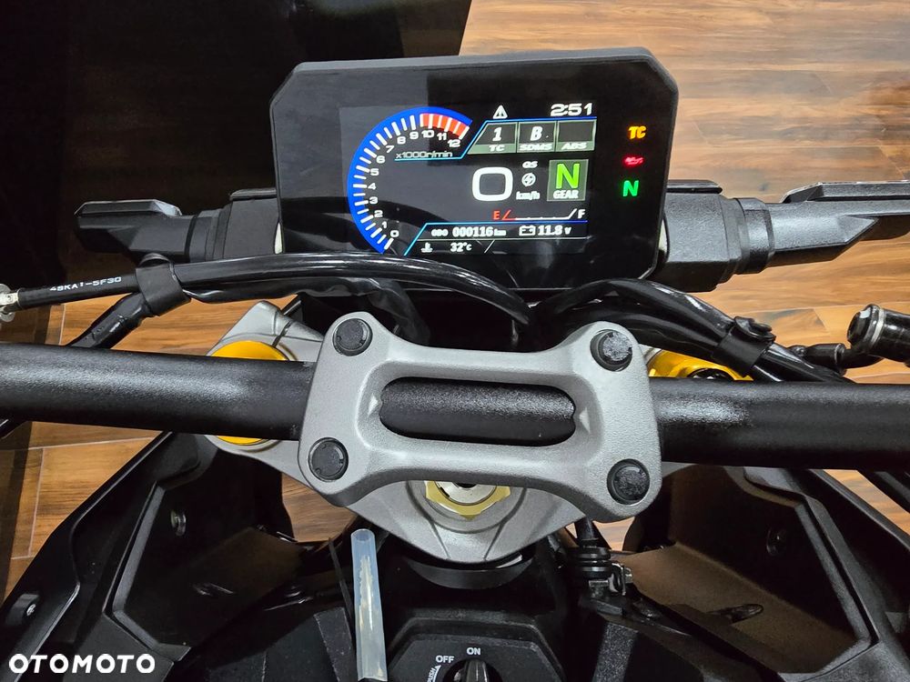 Suzuki GSX - 4
