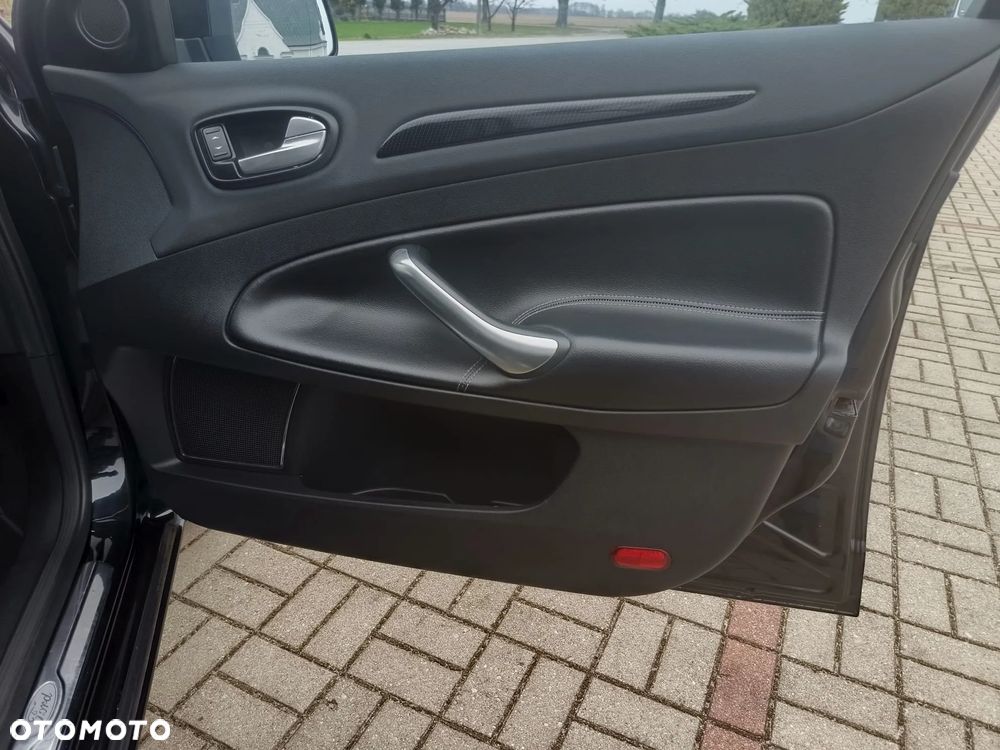 Ford Mondeo 2.5 Titanium - 12