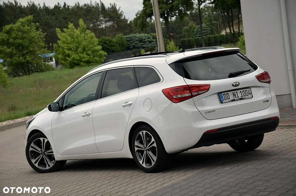 Kia Ceed - 11