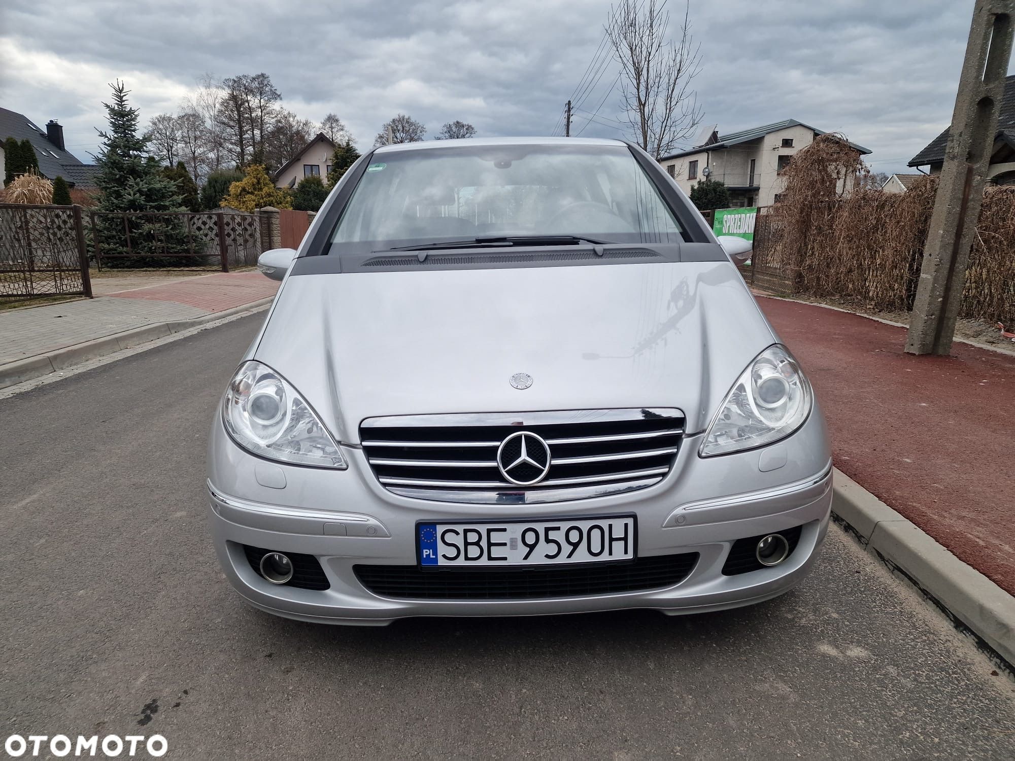 Mercedes-Benz Klasa A 180 BlueEFFICIENCY Elegance Special Edition - 1