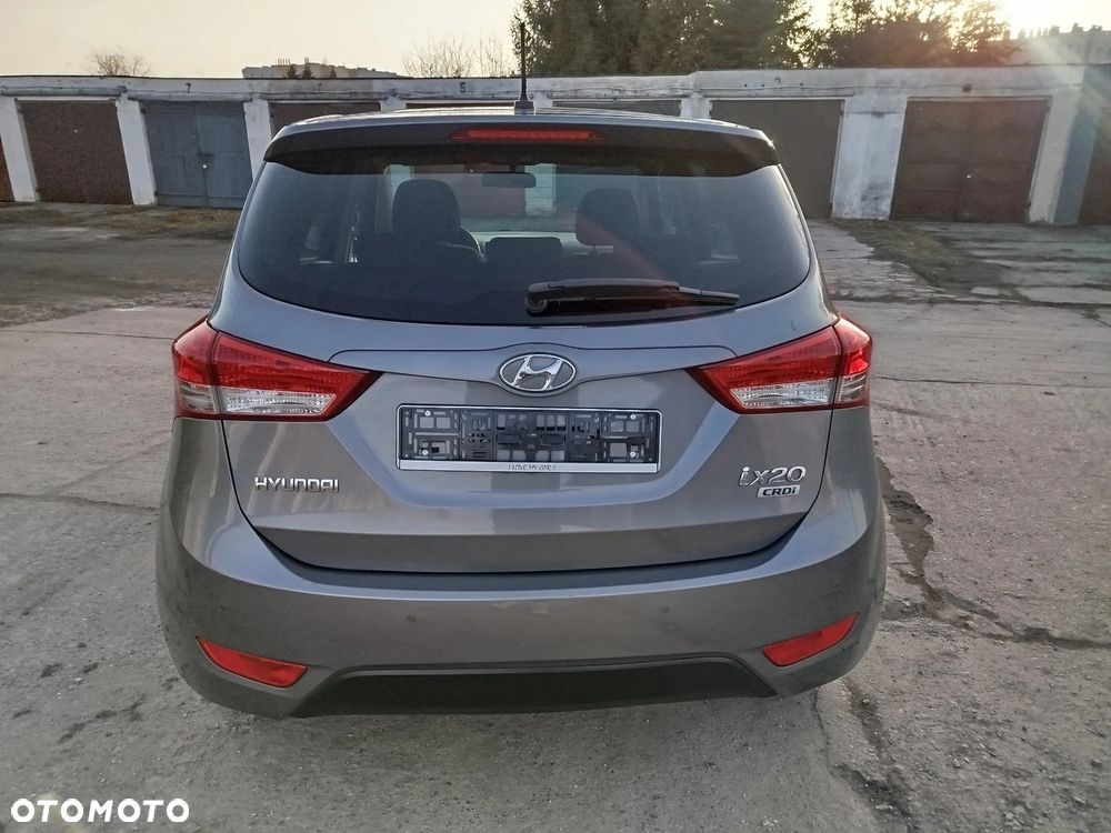 Hyundai ix20 1.6 CRDi Fifa World Cup Edition - 9