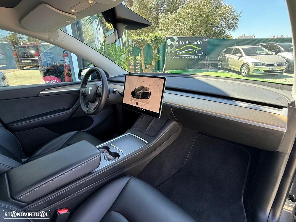 Tesla Model Y Long Range Tração Integral - 32