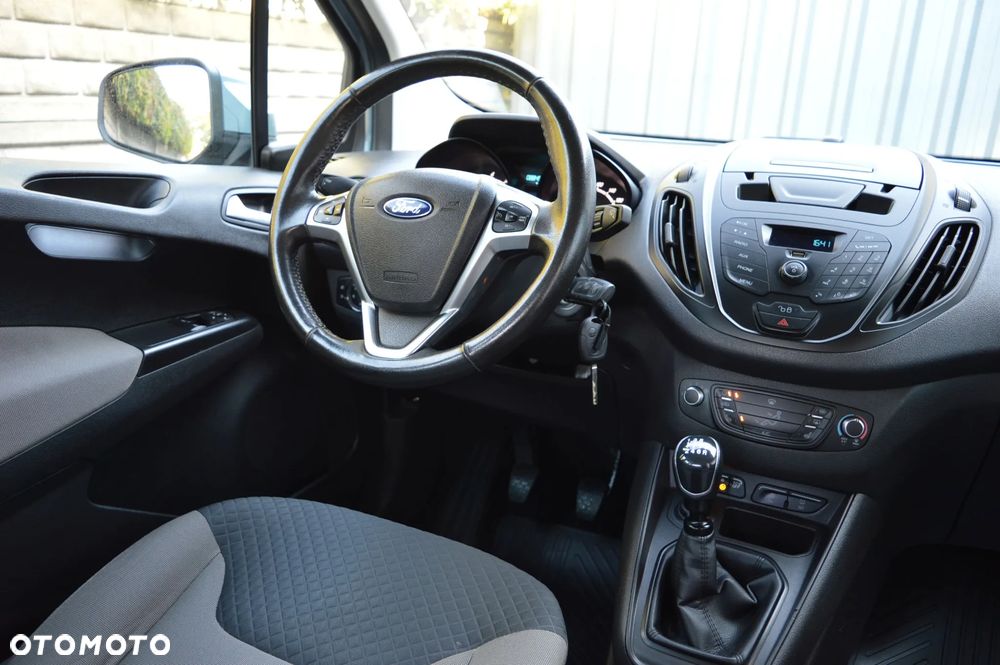 Ford Tourneo Courier - 18