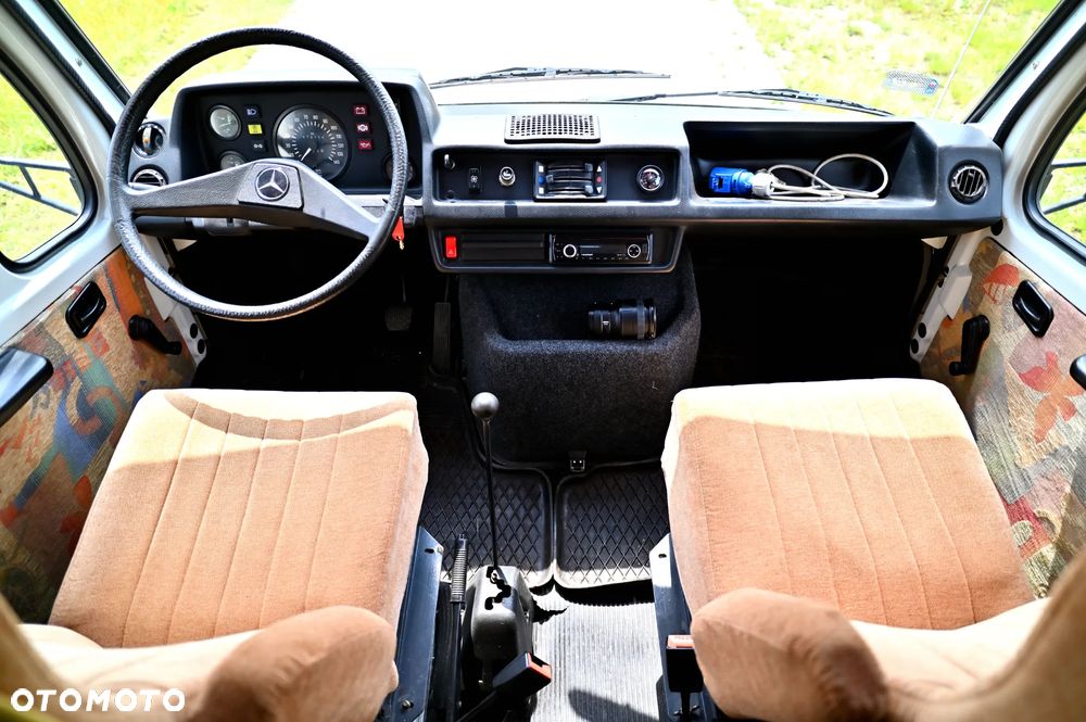Mercedes-Benz 409D - 16