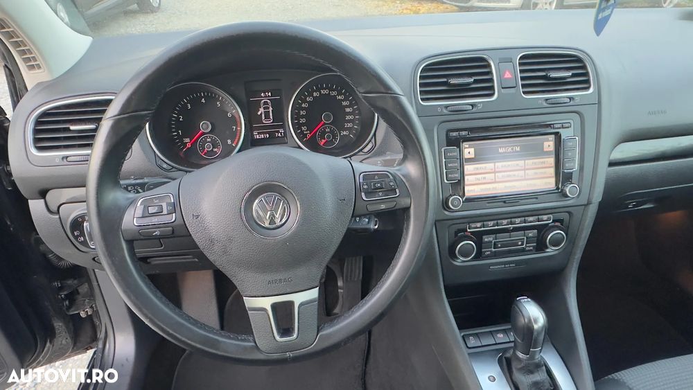 Volkswagen Golf - 25