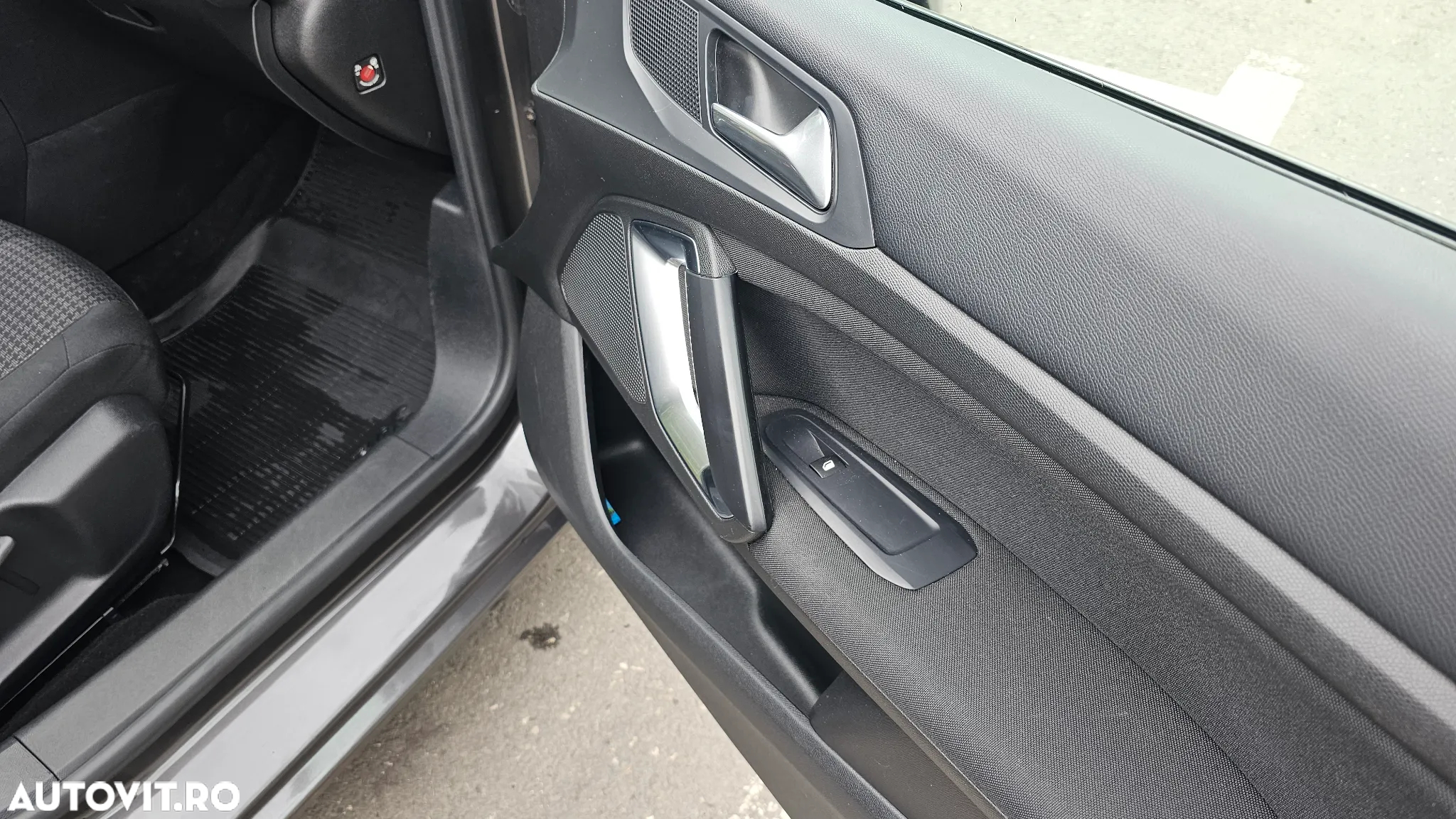 Peugeot 308 1.2 L PureTech Turbo Active - 13