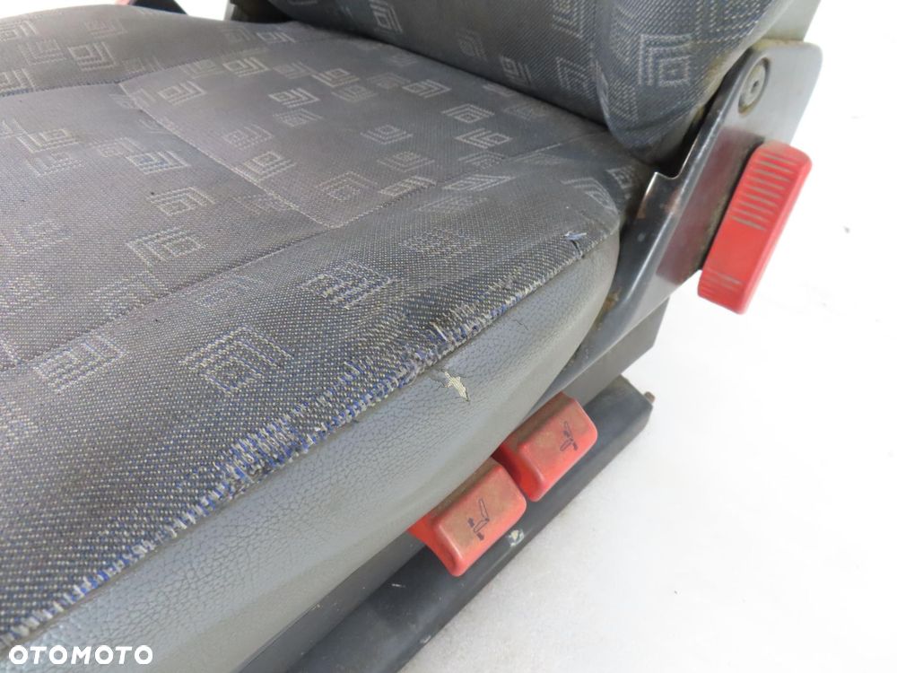 FOTEL KIEROWCY MERCEDES SPRINTER I - 3