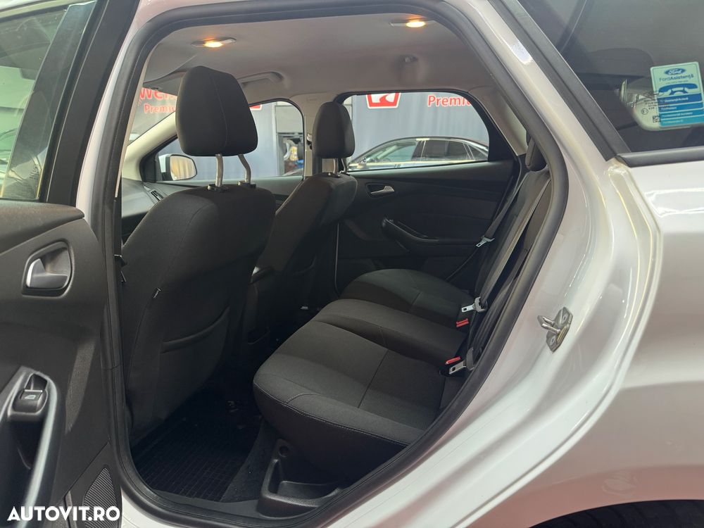 Ford Focus - 13
