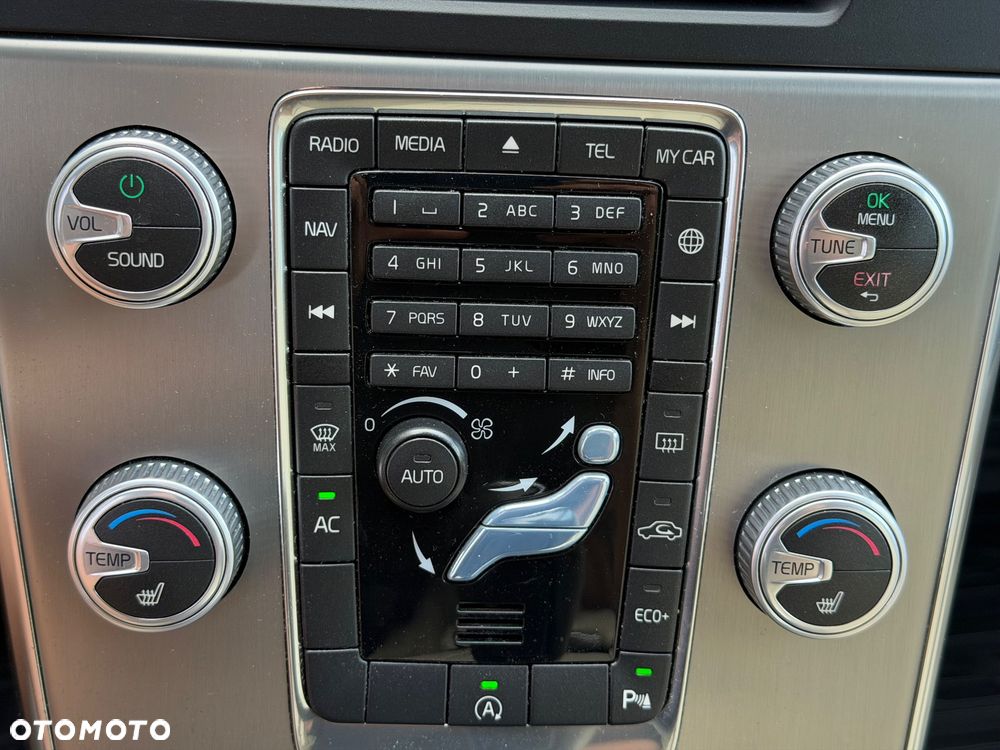 Volvo V60 T3 Geartronic Momentum - 27