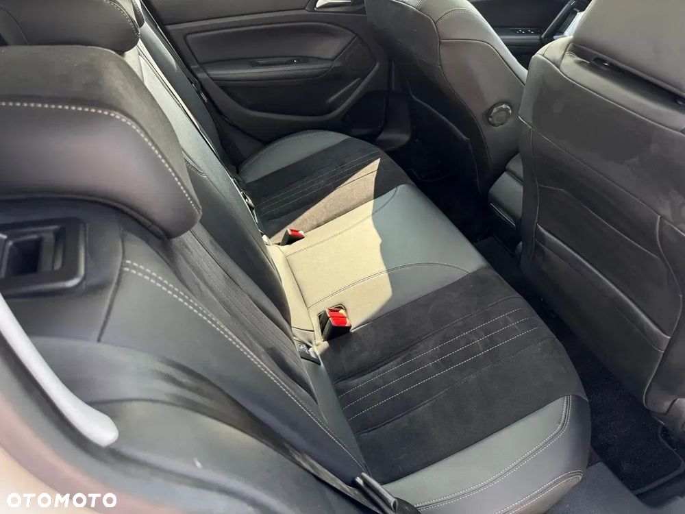 Peugeot 308 1.2 PureTech Allure S&S - 8