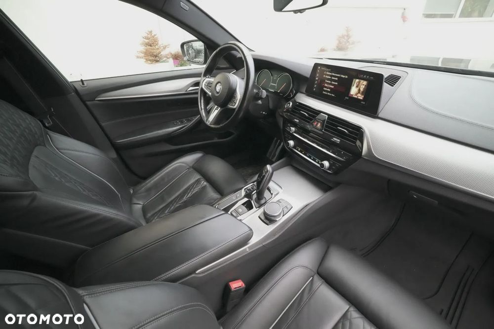 BMW Seria 5 M550d xDrive - 12
